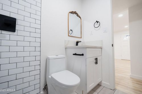 3937 Cypress St, Phoenix AZ 85006-1726 exterior