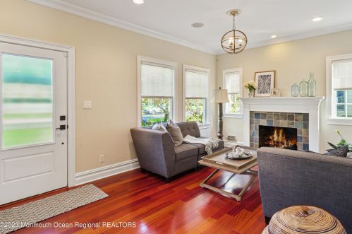 90 Lovett Ave, Little Silver NJ 07739-1403 exterior