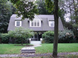 80 Pine Ridge Rd, Newton, MA 02468-1617