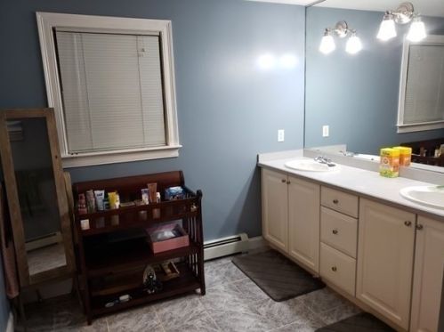 77 Mendall Rd, New Bedford MA 02743-1211 exterior