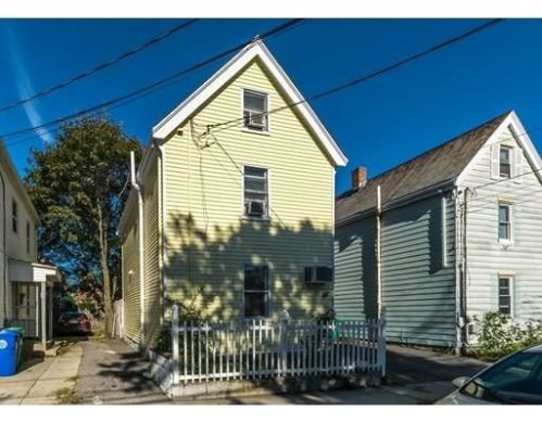 84 West St, Newton, MA 02458-1326