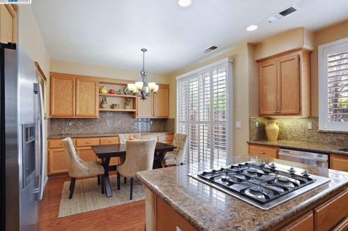 2349 Pacifica Ct, San Leandro CA 94577 exterior