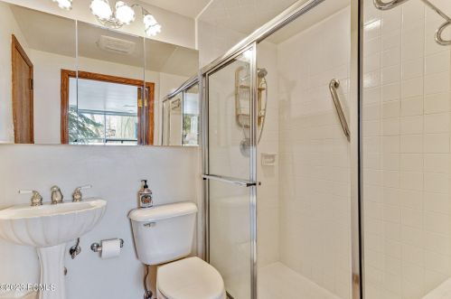 7602 Buckboard Dr, Park City UT 84098-5304 exterior