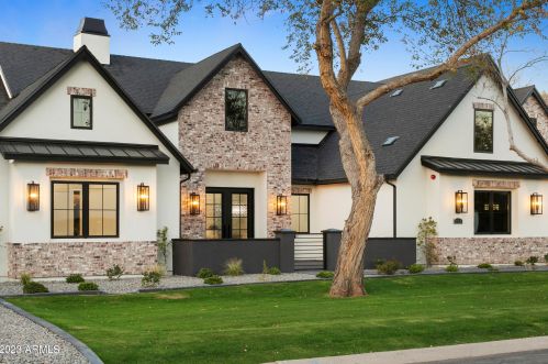 222 Belmont Ave, Phoenix AZ  85021-7229 exterior