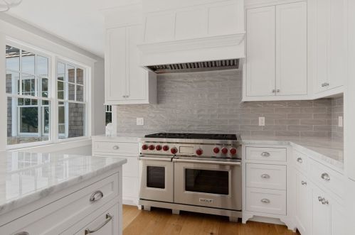 558 Fox Hill Rd, Chatham MA 02633-1412 exterior