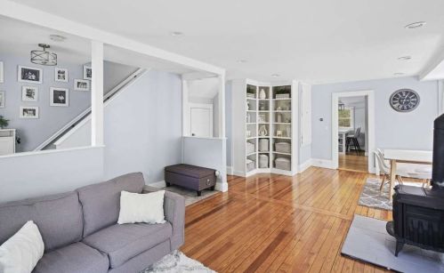 34 Thurston Rd, Newton MA 02464-1244 exterior