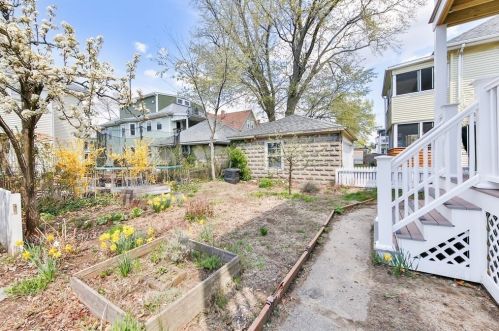 72 Marathon St, Arlington MA  02474-6937 exterior