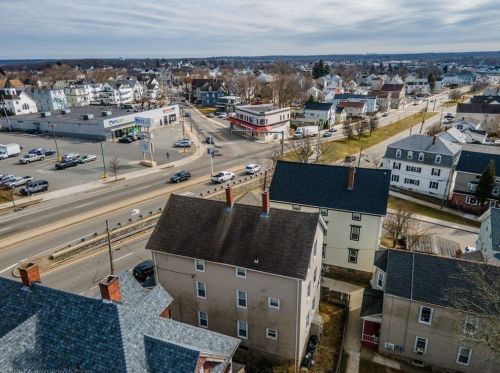 1029 Plymouth Ave, Fall River MA 02721-1939 exterior