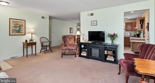 2 Wesley Dr, Carlisle PA 17015-4377 exterior