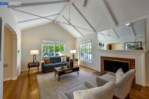 924 Brg Rd, San Leandro CA 94577-3805 exterior