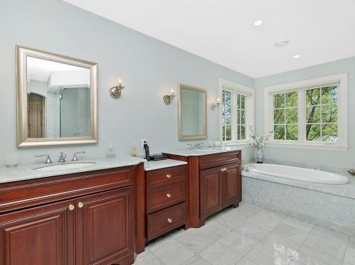 77 Montrose St, Newton MA 02458-2718 exterior