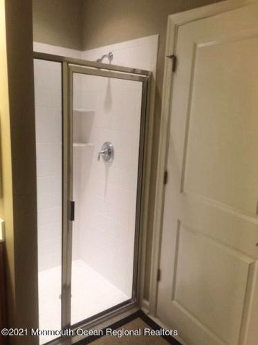 28 Kyle Dr, Tinton Falls NJ 07712-7535 exterior