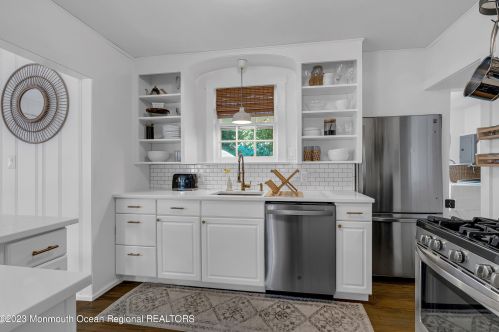 410 Belmont Ave, Tinton Falls NJ 07712-4706 exterior