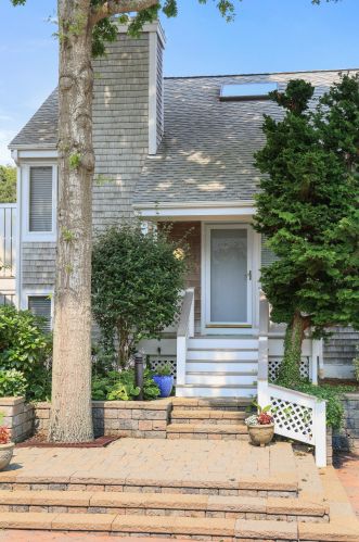 22 Keel De Sac, Falmouth, MA 02540