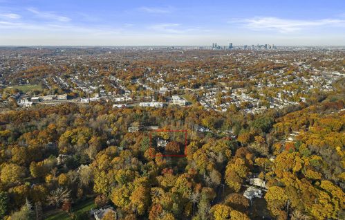 333 Brush Hl Rd, Milton MA 02186-1030 exterior