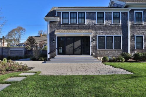 125 Seaview St, Chatham MA 02633-2330 exterior