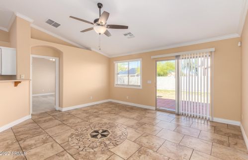 812 Chambers St, Phoenix AZ 85040-9061 exterior