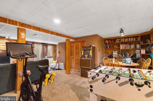 50 Tattersall Dr, West Deptford NJ 08051-1712 exterior