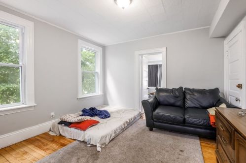 42 Lewis St, Worcester MA 01610-1702 exterior