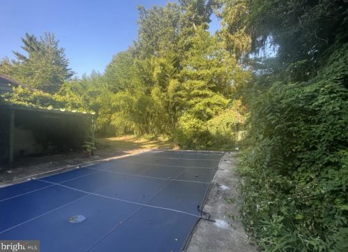 164 Delaware St, West Deptford NJ 08096-5921 exterior