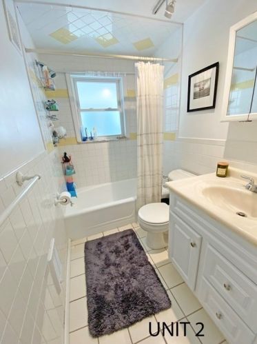 104 Side Pkwy, Newton MA 02458-1816 exterior