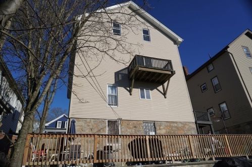 192 Barnaby St, Fall River MA 02720-3556 exterior