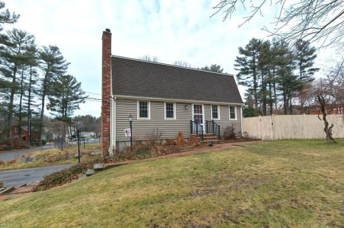 95 Kimberly Rd, Taunton, MA 02780-2223