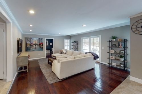 11 Colonial Dr, Shrewsbury MA  01545-1520 exterior