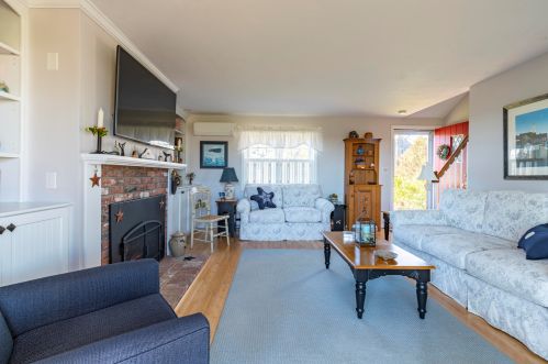 1239 Main St, Chatham MA 02633-2422 exterior