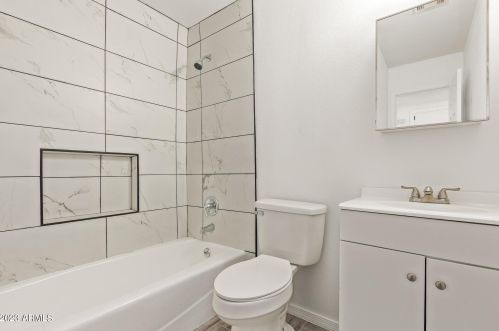 4923 Cheery Lynn Rd, Phoenix AZ  85031-3514 exterior