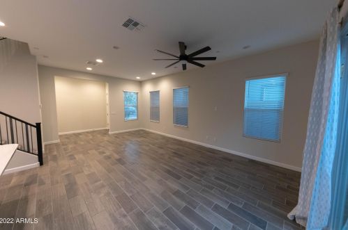 3033 37th Way, Phoenix AZ  85018-2219 exterior