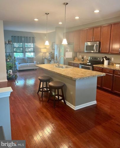 403 Dogwood Dr, West Deptford NJ  08096-5560 exterior