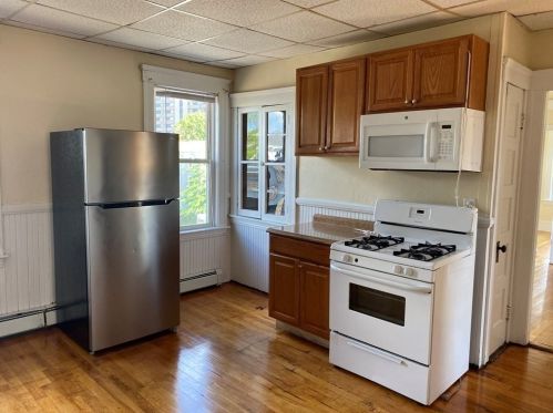 76 Townsend St, Worcester MA 01609-1972 exterior