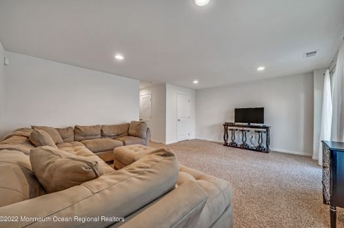 125 Kyle Dr, Tinton Falls NJ  07724-7538 exterior