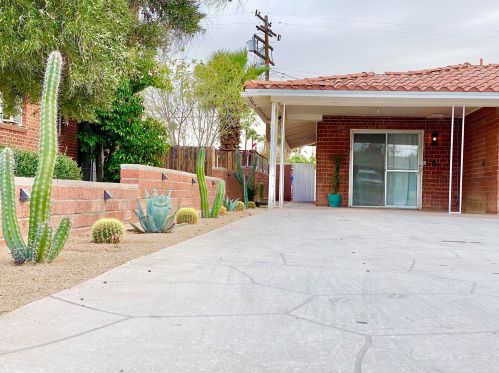 1631 Catalina Dr, Phoenix AZ 85018-7212 exterior