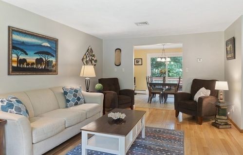 176 Woodland Rd, Southborough MA  01772-2035 exterior