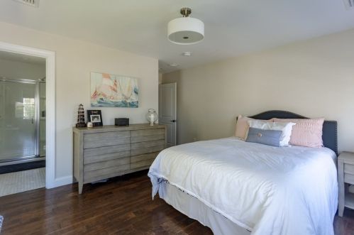 21 Clf Rd, Hingham MA 02043-1452 exterior