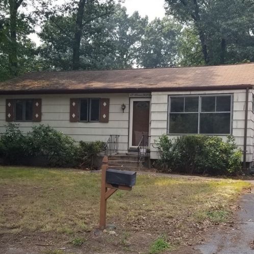 17 Ter Hall Ave, Burlington MA 01803-3636 exterior