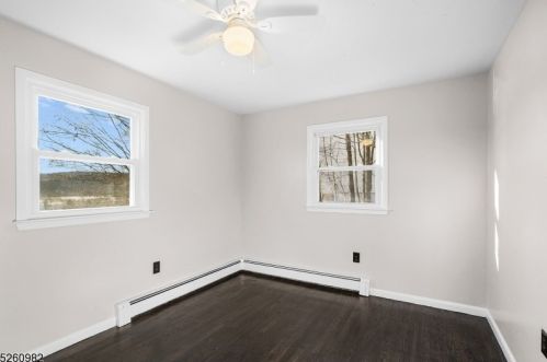 20 Loomis Ave, Wantage NJ  07461-2214 exterior