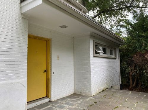 623 Pleasant St, Amherst, MA 01002-1594