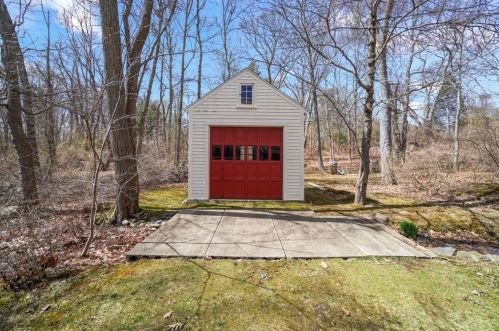 414 Westfield St, Dedham MA 02026-5626 exterior