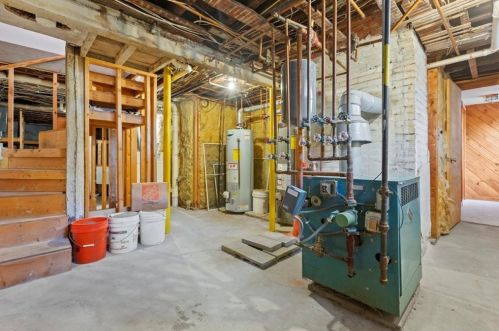 24 Newtonville Ave, Newton MA 02458-1828 exterior