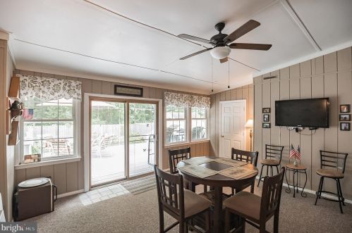 335 May Ave, West Deptford NJ 08096-1166 exterior