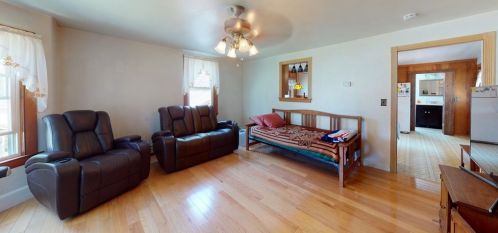 471 Main St, East Bridgewater MA 02324-1476 exterior