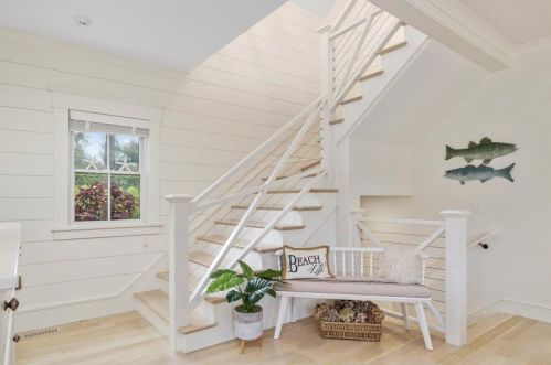 125 Seaview St, Chatham MA 02633-2330 exterior