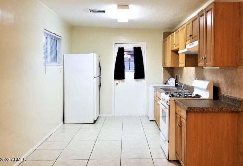 2015 37th Ave, Phoenix AZ  85009-2255 exterior