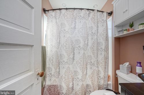 523 Lincoln Ave, West Deptford NJ 08066-1136 exterior