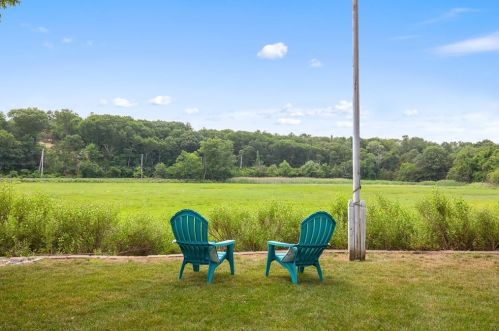 6 Chestnut Rd, Hingham MA 02043-1415 exterior