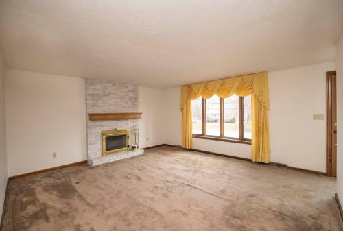 95 Copley Dr, Taunton MA 02780 exterior