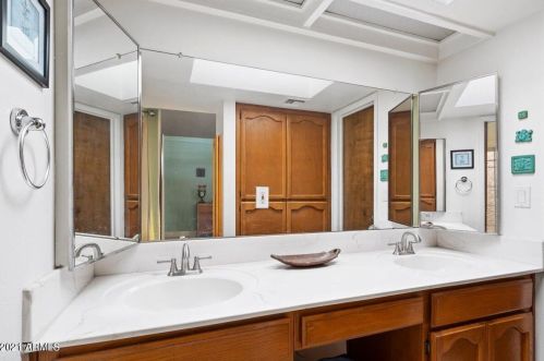 10632 11th St, Phoenix AZ 85020-1180 exterior